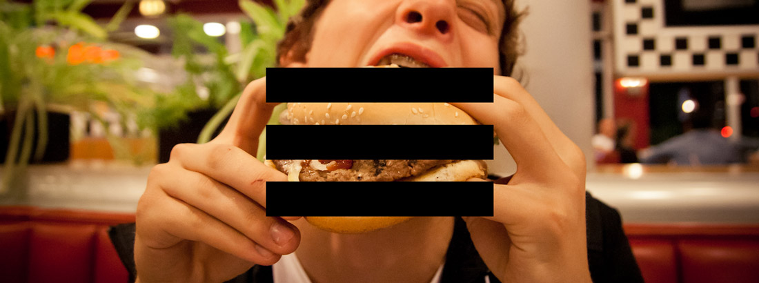 Comiendo el icono de menú hamburguesa